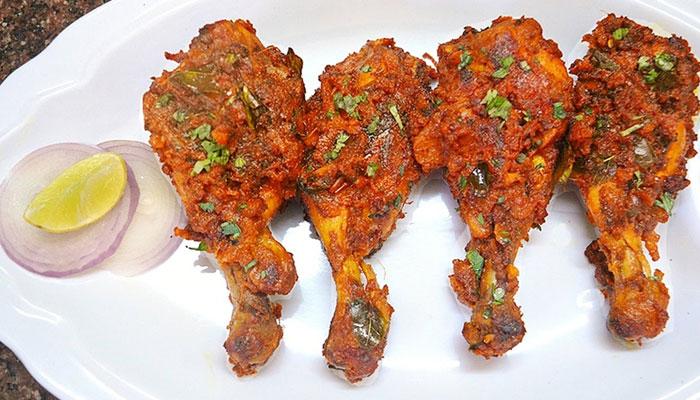 শিখে নিন কীভাবে সহজেই বানাবেন ‘রোস্ট চিকেন’ শিখে নিন কীভাবে সহজেই বানাবেন ‘রোস্ট চিকেন’