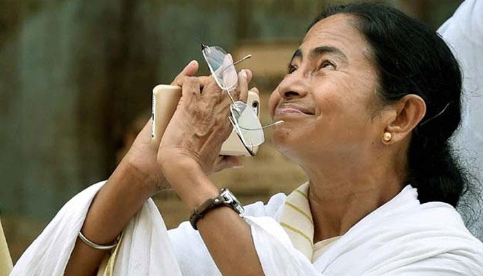 সংঘর্ষে আহত পুলিসকর্মীদের জন্য অর্থ সাহায্য ঘোষণা মুখ্যমন্ত্রীর সংঘর্ষে আহত পুলিসকর্মীদের জন্য অর্থ সাহায্য ঘোষণা মুখ্যমন্ত্রীর