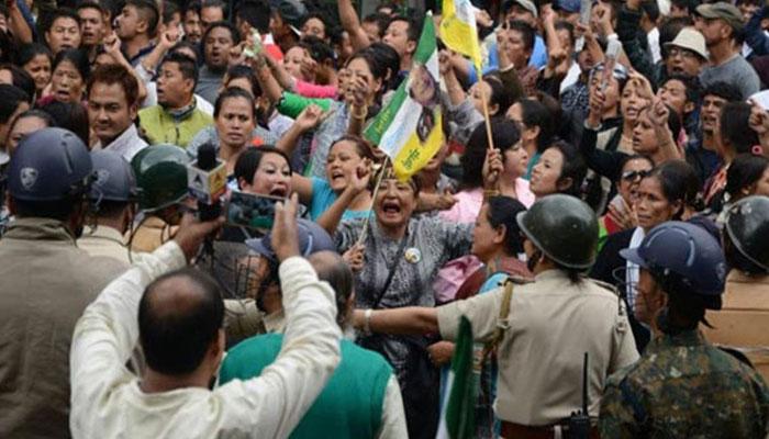 সোমবার থেকে অর্থনৈতিক অবরোধ, মোর্চা মরিয়া, প্রস্তুত প্রশাসনও সোমবার থেকে অর্থনৈতিক অবরোধ, মোর্চা মরিয়া, প্রস্তুত প্রশাসনও