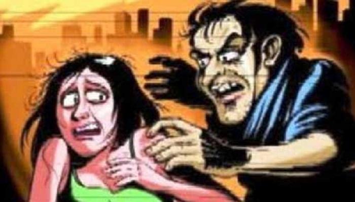 বোনকে কটুক্তির প্রতিবাদ, দাদাকে গলা কেটে খুনের চেষ্টা বোনকে কটুক্তির প্রতিবাদ, দাদাকে গলা কেটে খুনের চেষ্টা