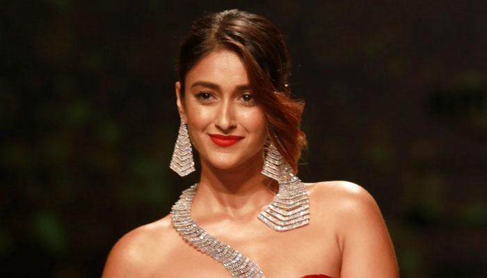 নতুন ছবি ‘বাদশাহো’তে ইলিয়ানা ডিক্রুজকে কেমন লাগছে জানেন? দেখুন ছবি নতুন ছবি ‘বাদশাহো’তে ইলিয়ানা ডিক্রুজকে কেমন লাগছে জানেন? দেখুন ছবি