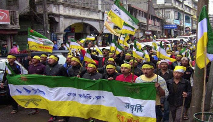 অশান্ত পাহাড়ে ফের পথে মোর্চা, আজ একাধিক মিছিলের কর্মসূচি, সব মিছিলেরই গন্তব্য পাতলেবাস অশান্ত পাহাড়ে ফের পথে মোর্চা, আজ একাধিক মিছিলের কর্মসূচি, সব মিছিলেরই গন্তব্য পাতলেবাস