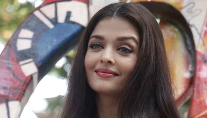 মেয়ের সঙ্গে ঐশ্বর্য রাই বচ্চনের নতুন ছবিটা দেখেছেন? মেয়ের সঙ্গে ঐশ্বর্য রাই বচ্চনের নতুন ছবিটা দেখেছেন?