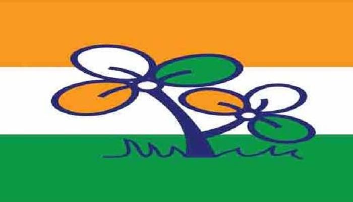 ঘাসফুলে যোগ দিলেন শঙ্কর সিং, 'কায়েমি স্বার্থ' বললেন অধীর চৌধুরী ঘাসফুলে যোগ দিলেন শঙ্কর সিং, 'কায়েমি স্বার্থ' বললেন অধীর চৌধুরী