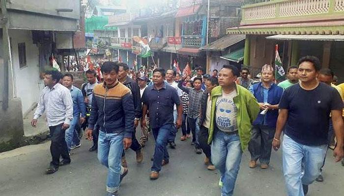 ঈদে পাহাড় বনধ কিছুটা শিথিল করল গোর্খা জনমুক্তি মোর্চা ঈদে পাহাড় বনধ কিছুটা শিথিল করল গোর্খা জনমুক্তি মোর্চা