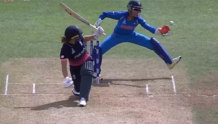 মিতালিরা শুধু ইংল্যান্ডকে হারাননি, মেয়েদের ক্রিকেটে গড়েছেন ইতিহাস মিতালিরা শুধু ইংল্যান্ডকে হারাননি, মেয়েদের ক্রিকেটে গড়েছেন ইতিহাস