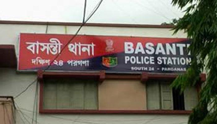 কেন বার বার গোষ্ঠীসংঘর্ষে জড়িয়ে পড়ছেন বাসন্তীর স্থানীয় নেতা-কর্মীরা? কেন বার বার গোষ্ঠীসংঘর্ষে জড়িয়ে পড়ছেন বাসন্তীর স্থানীয় নেতা-কর্মীরা?