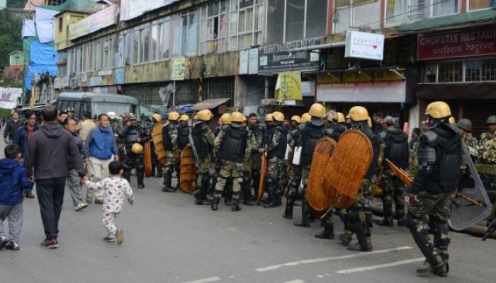 পাহাড়ে আরও ১৯ কোম্পানি বাহিনী পাঠাতে চেয়ে হাইকোর্টের দ্বারস্থ রাজ্য পাহাড়ে আরও ১৯ কোম্পানি বাহিনী পাঠাতে চেয়ে হাইকোর্টের দ্বারস্থ রাজ্য
