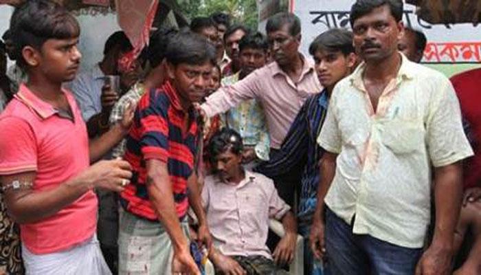 তৃণমূলের গোষ্ঠী কোন্দলে ফের উত্তপ্ত বাসন্তী, বোমাবাজি, গুলির লড়াই তৃণমূলের গোষ্ঠী কোন্দলে ফের উত্তপ্ত বাসন্তী, বোমাবাজি, গুলির লড়াই