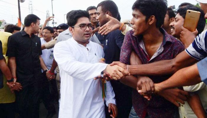 অভিষেক বন্দ্যোপাধ্যায়ের জনসভা থেকে বাড়ি ফেরার পথে দুর্ঘটনা, মৃত এক তৃণমূল কর্মী অভিষেক বন্দ্যোপাধ্যায়ের জনসভা থেকে বাড়ি ফেরার পথে দুর্ঘটনা, মৃত এক তৃণমূল কর্মী