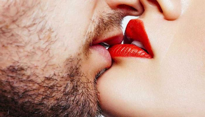 চুম্বনের সাতকাহন চুম্বনের সাতকাহন