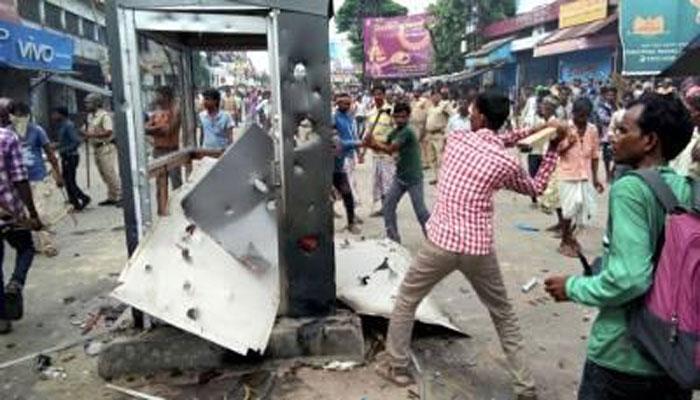 রায়গঞ্জ কাণ্ডে গ্রেফতার আরও এক, এই নিয়ে চারজনকে গ্রেফতার করল পুলিস রায়গঞ্জ কাণ্ডে গ্রেফতার আরও এক, এই নিয়ে চারজনকে গ্রেফতার করল পুলিস