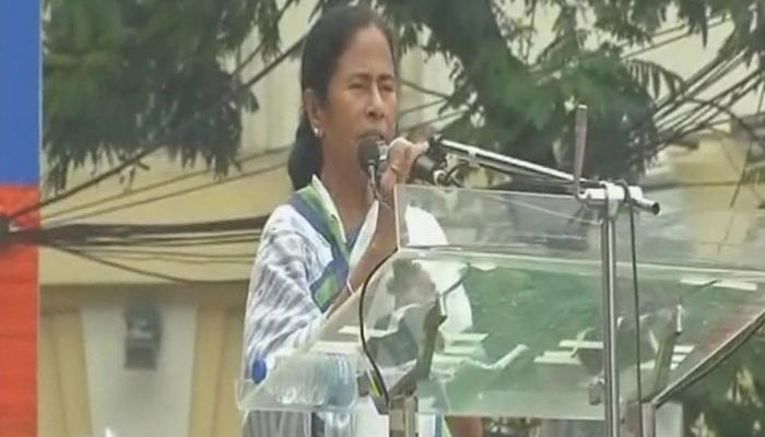 ২০১৯-এর লোকসভা নির্বাচনে রাজ্যে BJP-কে একটি আসনও দেব না : মমতা ২০১৯-এর লোকসভা নির্বাচনে রাজ্যে BJP-কে একটি আসনও দেব না : মমতা