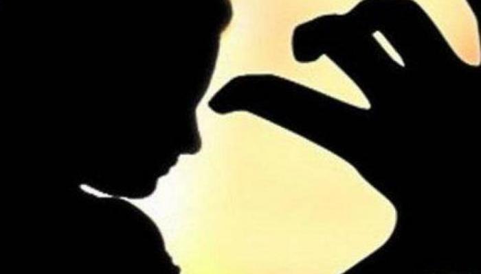ছবি জাল করে এক ছাত্রীকে ব্ল্যাকমেল করার অভিযোগ ছবি জাল করে এক ছাত্রীকে ব্ল্যাকমেল করার অভিযোগ