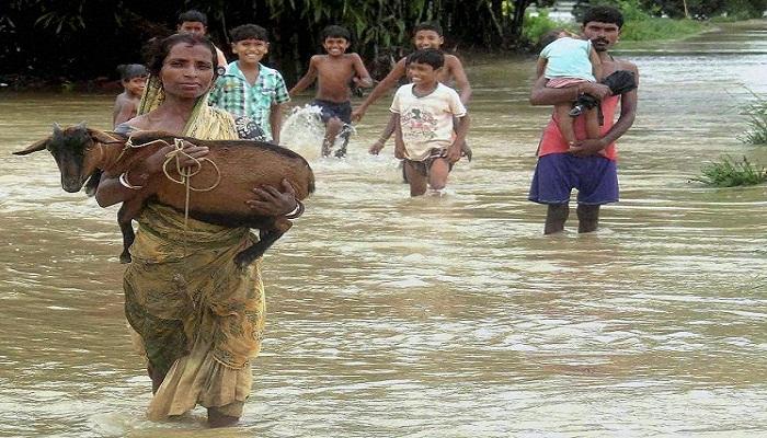 বাঁকুড়ায় বিপদসীমার উপর বইছে সব নদী; সুন্দরবনে জলের তলায় কয়েকশ একর চাষজমি বাঁকুড়ায় বিপদসীমার উপর বইছে সব নদী; সুন্দরবনে জলের তলায় কয়েকশ একর চাষজমি