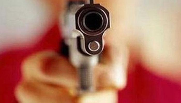 সোনারপুরে তোলার টাকা না পেয়ে প্রোমোটারকে গুলি সোনারপুরে তোলার টাকা না পেয়ে প্রোমোটারকে গুলি