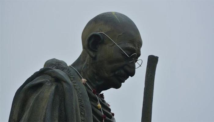 রামকিঙ্কর বেইজের সৃষ্টি অসমের গান্ধীমূর্তি 'বিকৃত', ভেঙে ফেলতে চেয়ে বিতর্কে বিজেপি নেতা, রাজ্য সরকার রামকিঙ্কর বেইজের সৃষ্টি অসমের গান্ধীমূর্তি 'বিকৃত', ভেঙে ফেলতে চেয়ে বিতর্কে বিজেপি নেতা, রাজ্য সরকার