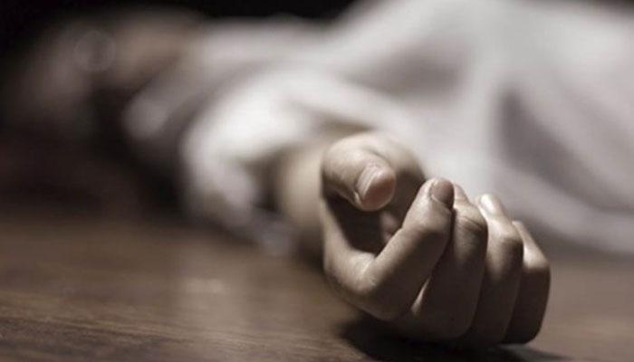 স্বামী ও শ্বশুরবাড়ির নির্মম অত্যাচারে মৃত্যুর কোলে ঢলে পড়লেন গৃহবধূ স্বামী ও শ্বশুরবাড়ির নির্মম অত্যাচারে মৃত্যুর কোলে ঢলে পড়লেন গৃহবধূ