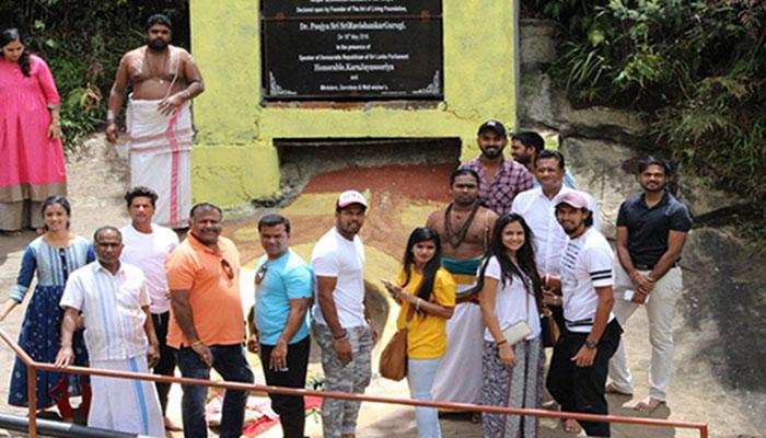 শ্রীলঙ্কায় তৃতীয় টেস্টের আগে সীতার অশোক বন-এ টিম ইন্ডিয়া শ্রীলঙ্কায় তৃতীয় টেস্টের আগে সীতার অশোক বন-এ টিম ইন্ডিয়া