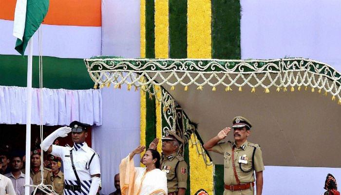 মধ্যরাতে নির্দিষ্ট নির্ঘন্টে বেহালায় পতাকা উত্তোলন করলেন মমতা বন্দ্যোপাধ্যায় মধ্যরাতে নির্দিষ্ট নির্ঘন্টে বেহালায় পতাকা উত্তোলন করলেন মমতা বন্দ্যোপাধ্যায়