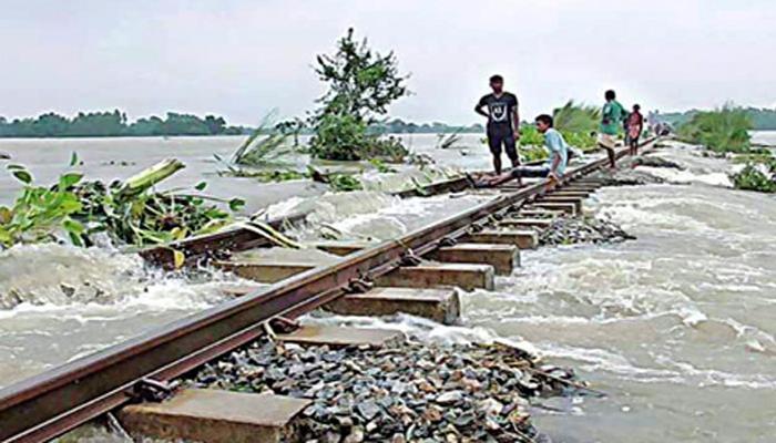 বন্যায় ভারতীয় রেলের ক্ষতি বেড়ে দাঁড়াল ১৫০ কোটি টাকায় বন্যায় ভারতীয় রেলের ক্ষতি বেড়ে দাঁড়াল ১৫০ কোটি টাকায়