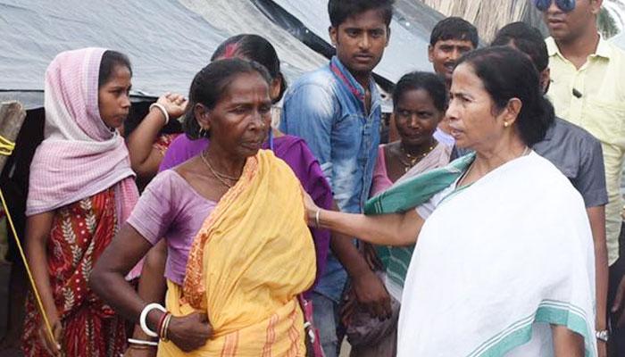 ১৪ হাজার কোটি টাকা ক্ষতি! বানভাসি বাংলার ক্ষতিপূরণে কেন্দ্রের প্যাকেজ দাবি মুখ্যমন্ত্রীর ১৪ হাজার কোটি টাকা ক্ষতি! বানভাসি বাংলার ক্ষতিপূরণে কেন্দ্রের প্যাকেজ দাবি মুখ্যমন্ত্রীর