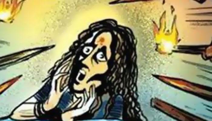 কুসংস্থারের কালো ছায়া বর্ধমানের জামালপুরে, 'চিকিত্সার' নামে মহিলার ওপর নির্মম অত্যাচার ওঝার কুসংস্থারের কালো ছায়া বর্ধমানের জামালপুরে, 'চিকিত্সার' নামে মহিলার ওপর নির্মম অত্যাচার ওঝার