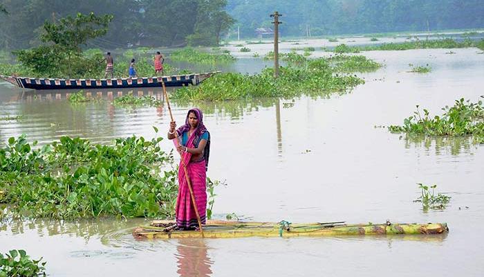 ক্রমশ জটিল হচ্ছে বিহারের বন্যা পরিস্থিতি, মৃত্যু ৩০০ জনের ক্রমশ জটিল হচ্ছে বিহারের বন্যা পরিস্থিতি, মৃত্যু ৩০০ জনের
