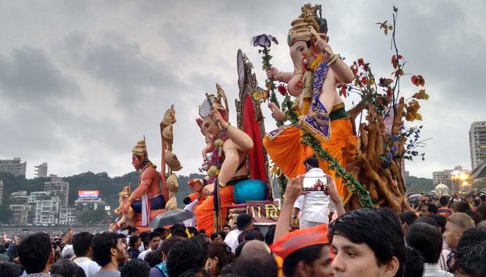 বাবুঘাটে গণেশ পুজোর ভাসানে দুর্ঘটনা নিয়ে উঠছে একাধিক প্রশ্ন বাবুঘাটে গণেশ পুজোর ভাসানে দুর্ঘটনা নিয়ে উঠছে একাধিক প্রশ্ন