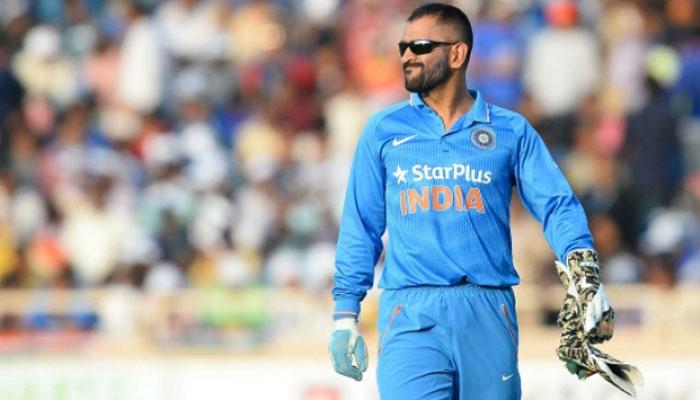 'এক পা না থাকলেও পাকিস্তানের বিরুদ্ধে খেলব', ঢাকায় নির্বাচক প্রসাদকে বলেছিলেন ধোনি 'এক পা না থাকলেও পাকিস্তানের বিরুদ্ধে খেলব', ঢাকায় নির্বাচক প্রসাদকে বলেছিলেন ধোনি