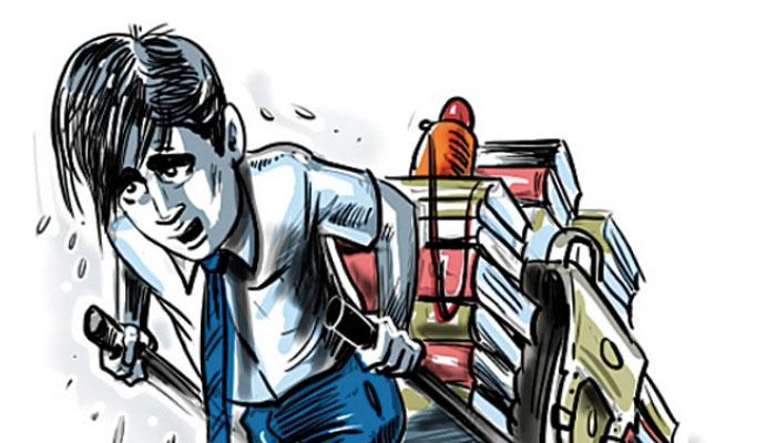 ক্লান্ত শৈশব বাঁচাতে উদ্যোগী রাজ্য, স্কুলে স্কুলে লকার তৈরির ভাবনা সরকারের ক্লান্ত শৈশব বাঁচাতে উদ্যোগী রাজ্য, স্কুলে স্কুলে লকার তৈরির ভাবনা সরকারের