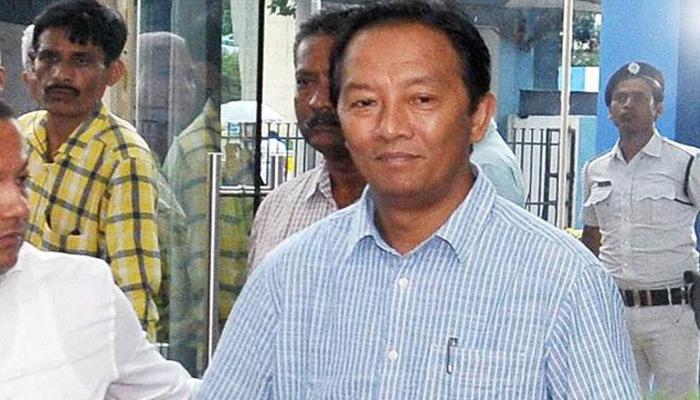 নাম না করেই বিমল গুরুংয়ের বিরুদ্ধে মানহানির মামলা করার হুঁশিয়ারি বিনয় তামাংয়ের নাম না করেই বিমল গুরুংয়ের বিরুদ্ধে মানহানির মামলা করার হুঁশিয়ারি বিনয় তামাংয়ের