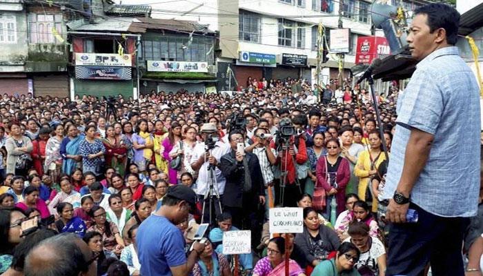 পাহাড় নিয়ে শিলিগুড়ির উত্তরকন্যায় আজ দ্বিতীয় সর্বদল বৈঠক পাহাড় নিয়ে শিলিগুড়ির উত্তরকন্যায় আজ দ্বিতীয় সর্বদল বৈঠক