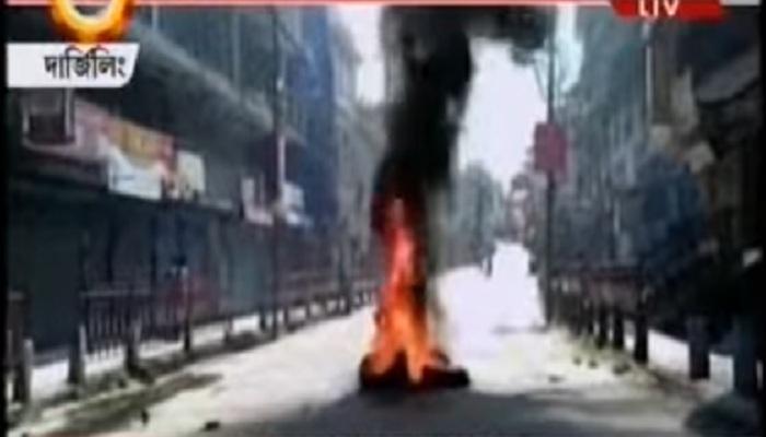 কালিম্পংয়ে মোর্চার অশান্তি রুখতে সক্রিয় প্রশাসন, স্বাভাবিক ছন্দে ফিরছে কার্শিয়ং-দার্জিলিং কালিম্পংয়ে মোর্চার অশান্তি রুখতে সক্রিয় প্রশাসন, স্বাভাবিক ছন্দে ফিরছে কার্শিয়ং-দার্জিলিং