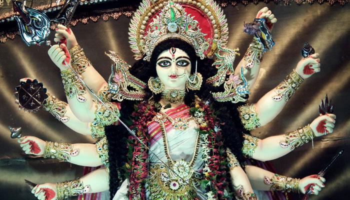 পূর্ব থেকে পশ্চিম, শারদ হুল্লোড়ে সজীব বঙ্গ জীবন পূর্ব থেকে পশ্চিম, শারদ হুল্লোড়ে সজীব বঙ্গ জীবন