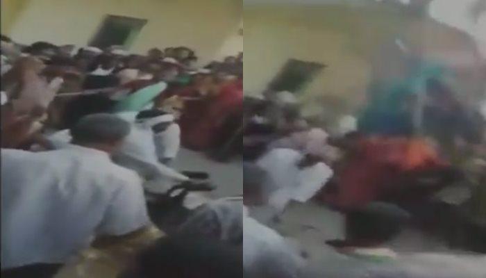 দশেরার অনুষ্ঠানের মধ্যেই ভেঙে পড়ল বাড়ি, দেখুন ভিডিও দশেরার অনুষ্ঠানের মধ্যেই ভেঙে পড়ল বাড়ি, দেখুন ভিডিও