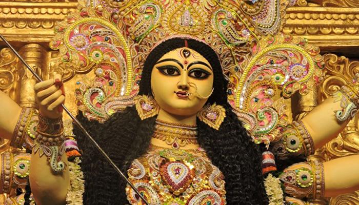 পুলিশি পদক্ষেপের প্রতিবাদে সন্তোষ মিত্র স্কোয়ারে তুমুল বিক্ষোভ, মণ্ডপ পরিদর্শনে কর্তারা পুলিশি পদক্ষেপের প্রতিবাদে সন্তোষ মিত্র স্কোয়ারে তুমুল বিক্ষোভ, মণ্ডপ পরিদর্শনে কর্তারা