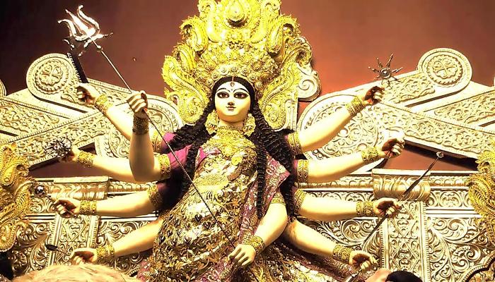 ১৪ ঘণ্টা পর খুলে দেওয়া হল সন্তোষ মিত্র স্কোয়ার ১৪ ঘণ্টা পর খুলে দেওয়া হল সন্তোষ মিত্র স্কোয়ার