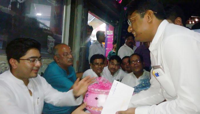 পঞ্চমীতে মুকুল 'বিসর্জন', দ্বাদশীতে বিজয়া অভিষেকের পঞ্চমীতে মুকুল 'বিসর্জন', দ্বাদশীতে বিজয়া অভিষেকের