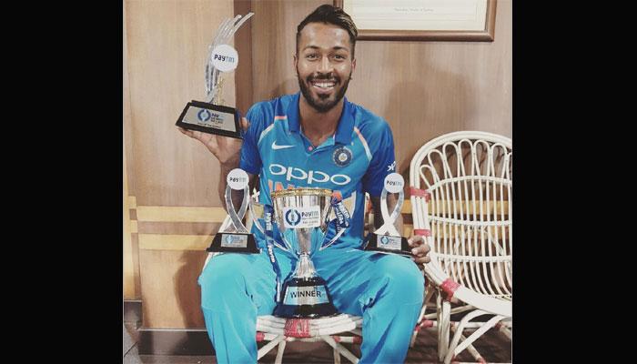 জানেন, সিরিজ শুরুর আগে দাদা ক্রুণালকে কী বলেছিলেন হার্দিক? জানেন, সিরিজ শুরুর আগে দাদা ক্রুণালকে কী বলেছিলেন হার্দিক?