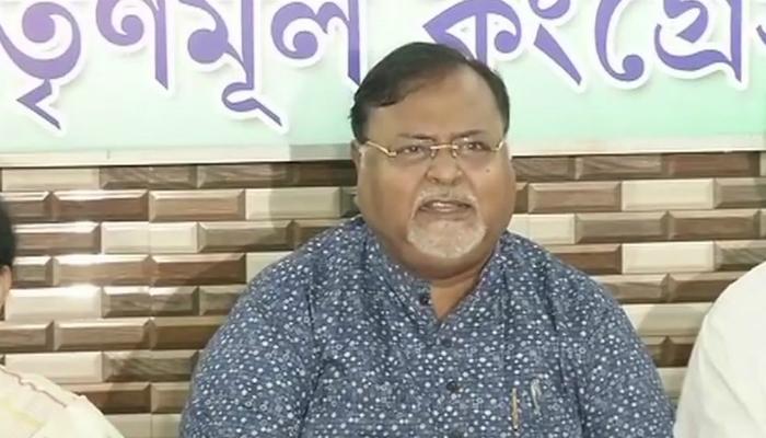 কাঁচরাপাড়ার কাঁচা ছেলে, মুকুলকে খোঁচা পার্থর কাঁচরাপাড়ার কাঁচা ছেলে, মুকুলকে খোঁচা পার্থর