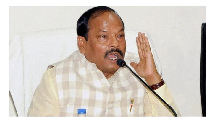 বিনা হেলমেটে স্কুটার চালালেন ঝাড়খণ্ডের মুখ্যমন্ত্রী বিনা হেলমেটে স্কুটার চালালেন ঝাড়খণ্ডের মুখ্যমন্ত্রী