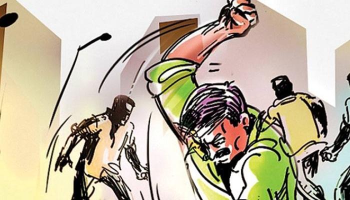 কলকাতার রাস্তায় ফের হেনস্থা অন ডিউটি ট্রাফিক সার্জেন্টকে কলকাতার রাস্তায় ফের হেনস্থা অন ডিউটি ট্রাফিক সার্জেন্টকে