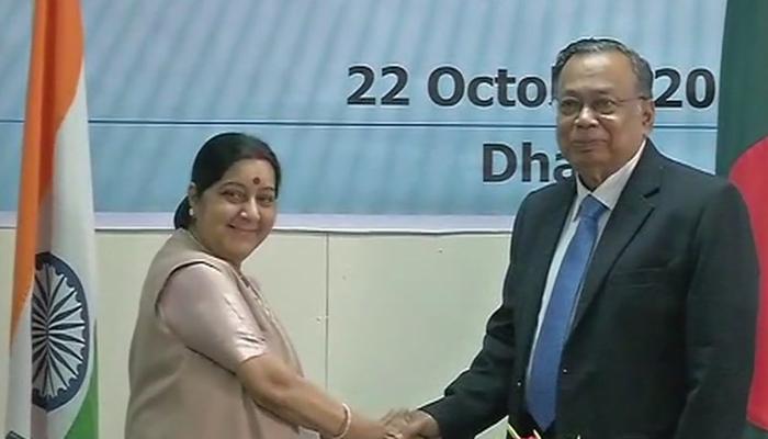 হাসিনাকে চাপে রাখতেই কি খালেদার সঙ্গে বৈঠকে সুষমা? হাসিনাকে চাপে রাখতেই কি খালেদার সঙ্গে বৈঠকে সুষমা?