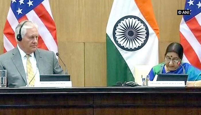 পাক মদতপুষ্ট সন্ত্রাসবাদ রুখতে একসুর সুষমা-টিলারসনের পাক মদতপুষ্ট সন্ত্রাসবাদ রুখতে একসুর সুষমা-টিলারসনের