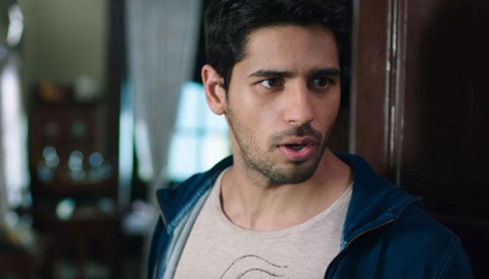 সলমন খানের ‘রেস থ্রি’-তে কেন অভিনয় করলেন না সিদ্ধার্থ? জানালেন নিজেই সলমন খানের ‘রেস থ্রি’-তে কেন অভিনয় করলেন না সিদ্ধার্থ? জানালেন নিজেই