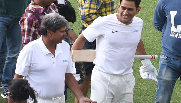 ইডেনে মুখোমুখি কপিল দেব ও মহেন্দ্র সিং ধোনি! ইডেনে মুখোমুখি কপিল দেব ও মহেন্দ্র সিং ধোনি!