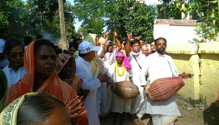 চৈতন্য পরিকরের সাধনস্থলে সাড়ে ৪০০ বছরের প্রাচীন বৈষ্ণব মেলা শুরু চৈতন্য পরিকরের সাধনস্থলে সাড়ে ৪০০ বছরের প্রাচীন বৈষ্ণব মেলা শুরু