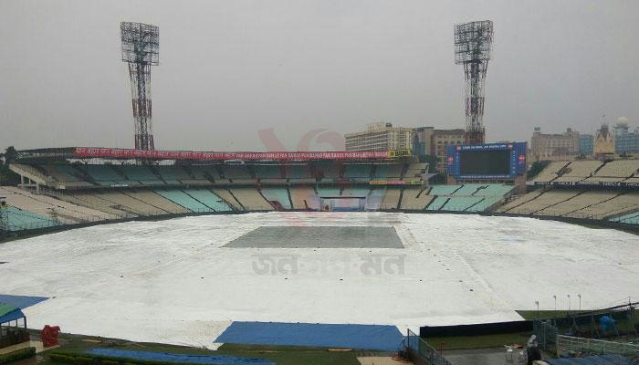 বৃষ্টিতে ভেস্তে গেল বিরাটদের প্র্যাকটিস, রয়েছে ম্যাচ পণ্ড হওয়ার আশঙ্কা! বৃষ্টিতে ভেস্তে গেল বিরাটদের প্র্যাকটিস, রয়েছে ম্যাচ পণ্ড হওয়ার আশঙ্কা!