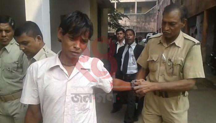 বিচার প্রক্রিয়া অনেকদিন ধরে চলায় কোর্টেই নিজের উপর ব্লেড চালাল অভিযুক্ত বিচার প্রক্রিয়া অনেকদিন ধরে চলায় কোর্টেই নিজের উপর ব্লেড চালাল অভিযুক্ত